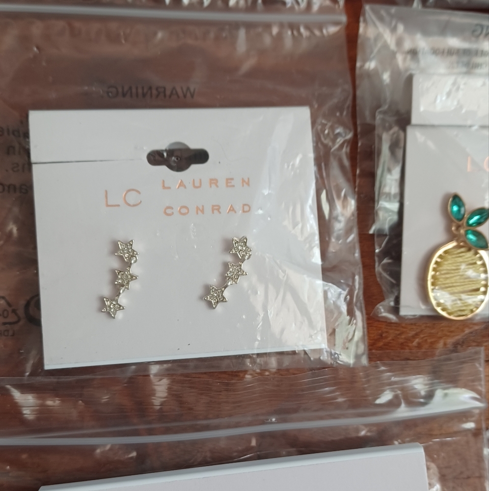 LC LAUREN CONRAD 5/$25 Jewelry - Picture 3 of 6